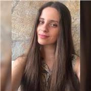 Titulada en magisterio y con alto nivel de inglés tras vivir en Irlanda. Clases en la zona de Alcalá de Henares y alrededores